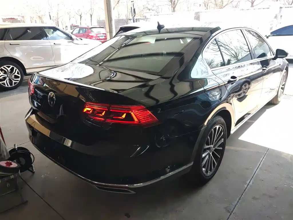 Volkswagen Magotan 2020 330TSI DSG Luxury фото 5