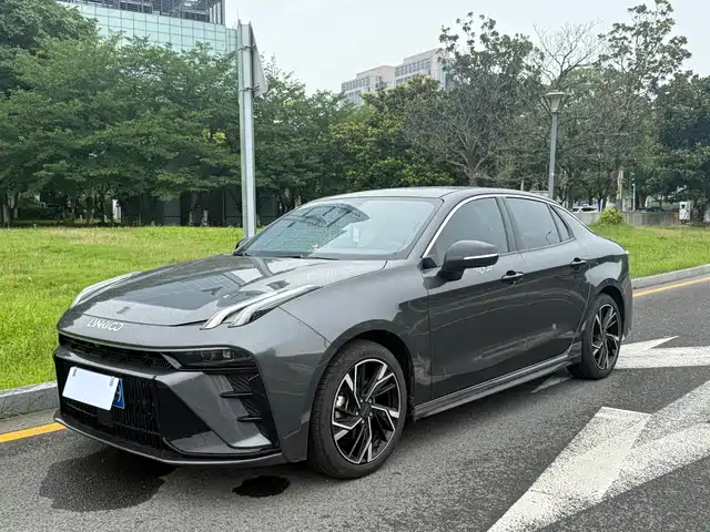 Lynk & Co 03 1.5TD DCT, Драйв, Pro