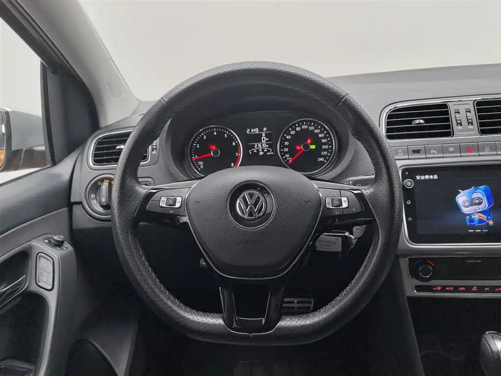 Volkswagen Polo 2018 1.5L Cross Polo Auto фото 11