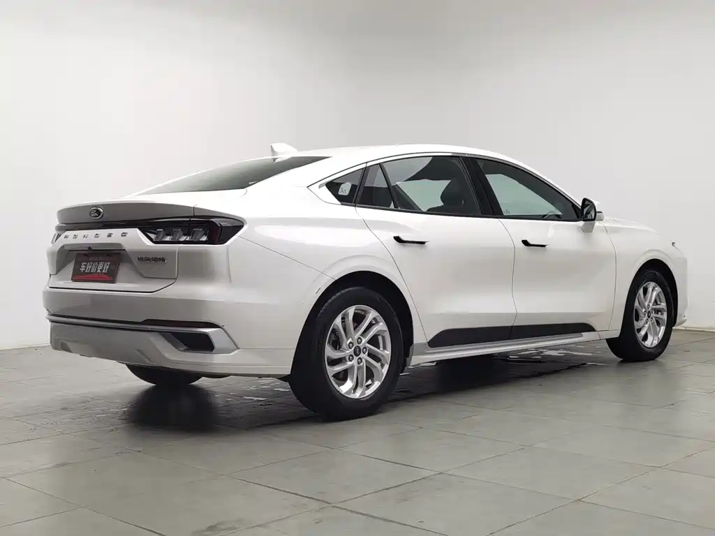 Фото 2 - Ford Mondeo