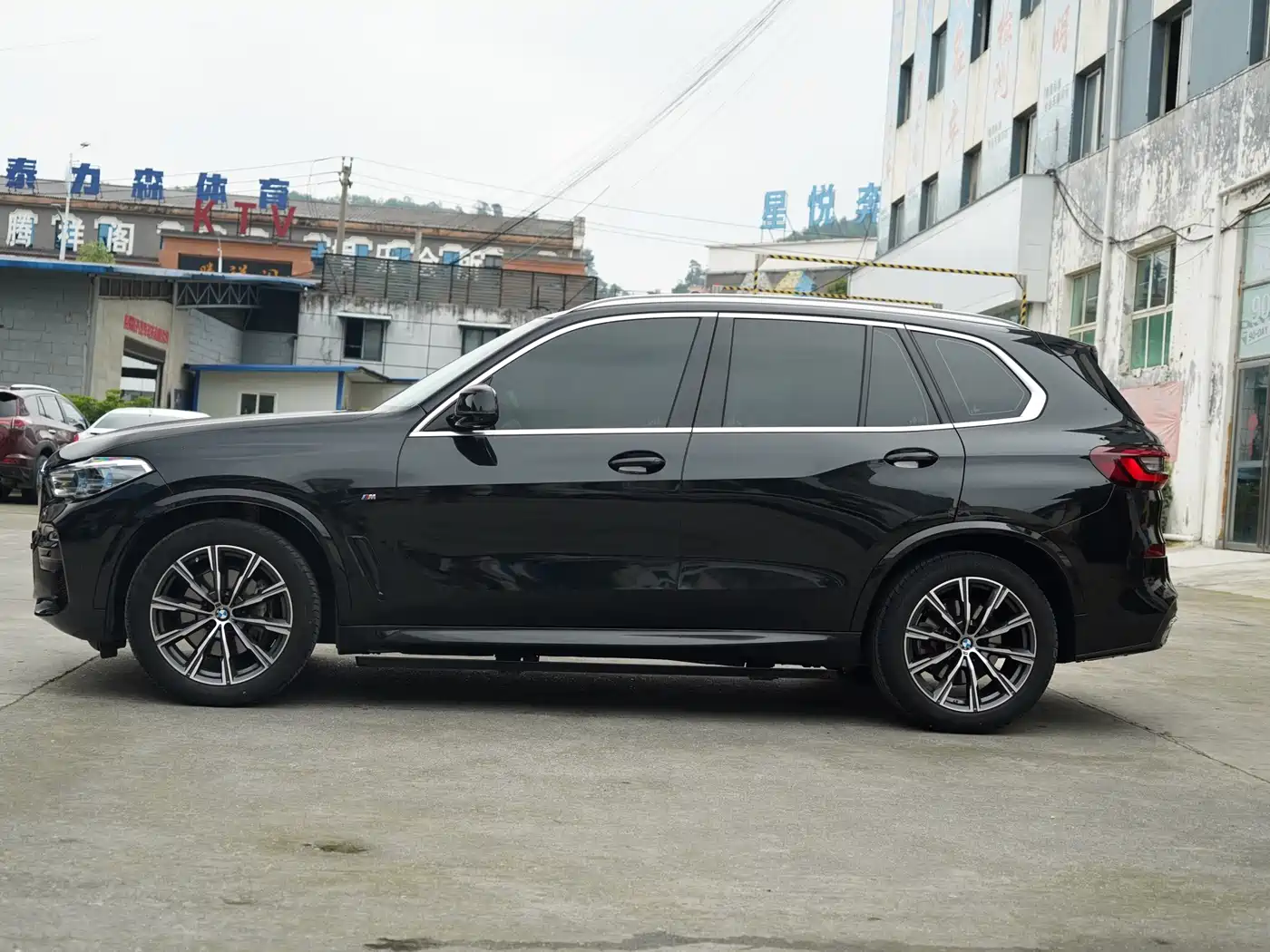 BMW X5 (Import) 2021 xDrive40i M Sport Package фото 13