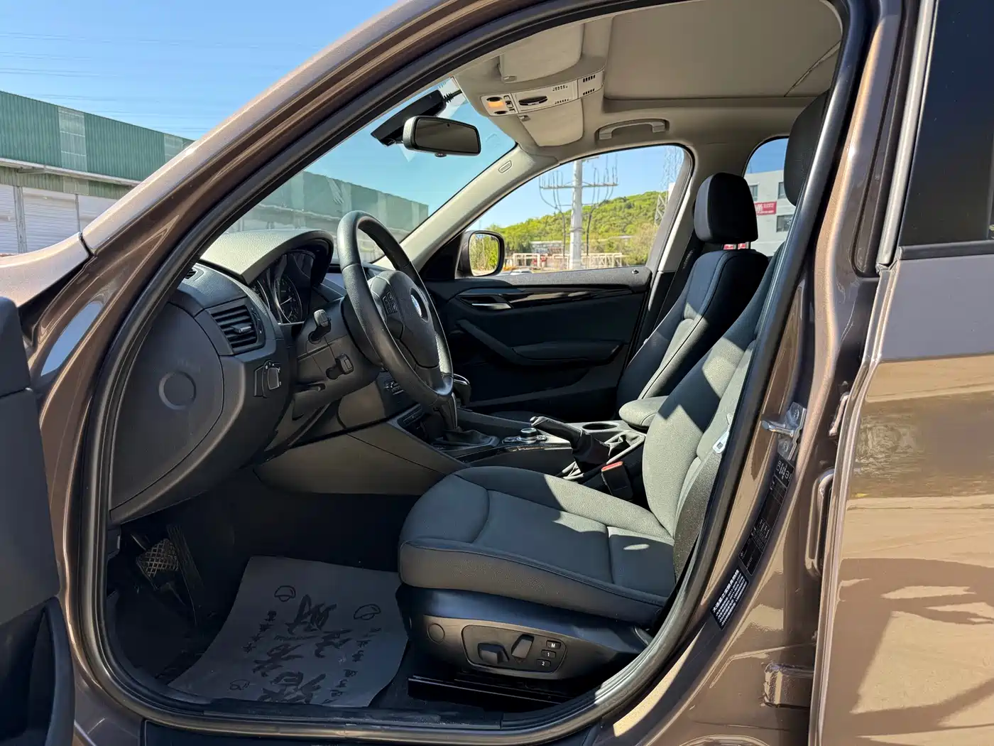 BMW X1 2012 sDrive18i Luxury Model фото 8