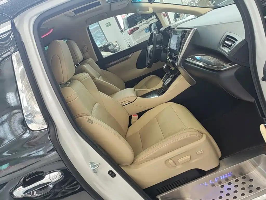 Toyota Vellfire 2020 2020 Twin Engine 2.5L HV Premium Edition