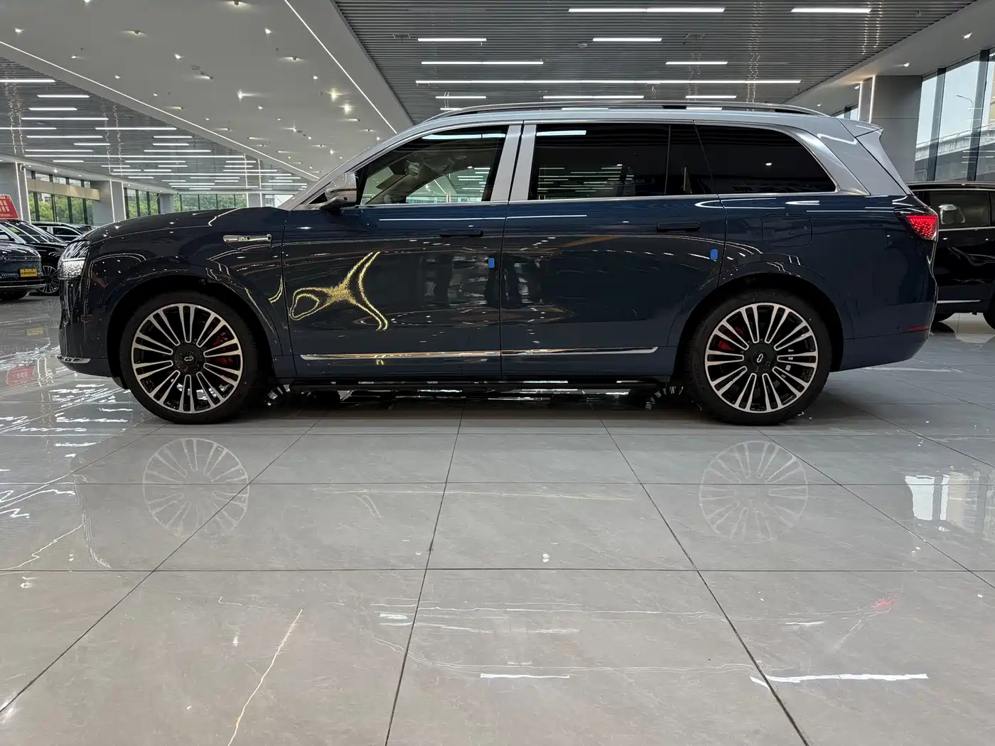 AITO Wenjie AITO M9 2024 Model Extended Range Ultra Edition 52kWh 5-Seater фото 7