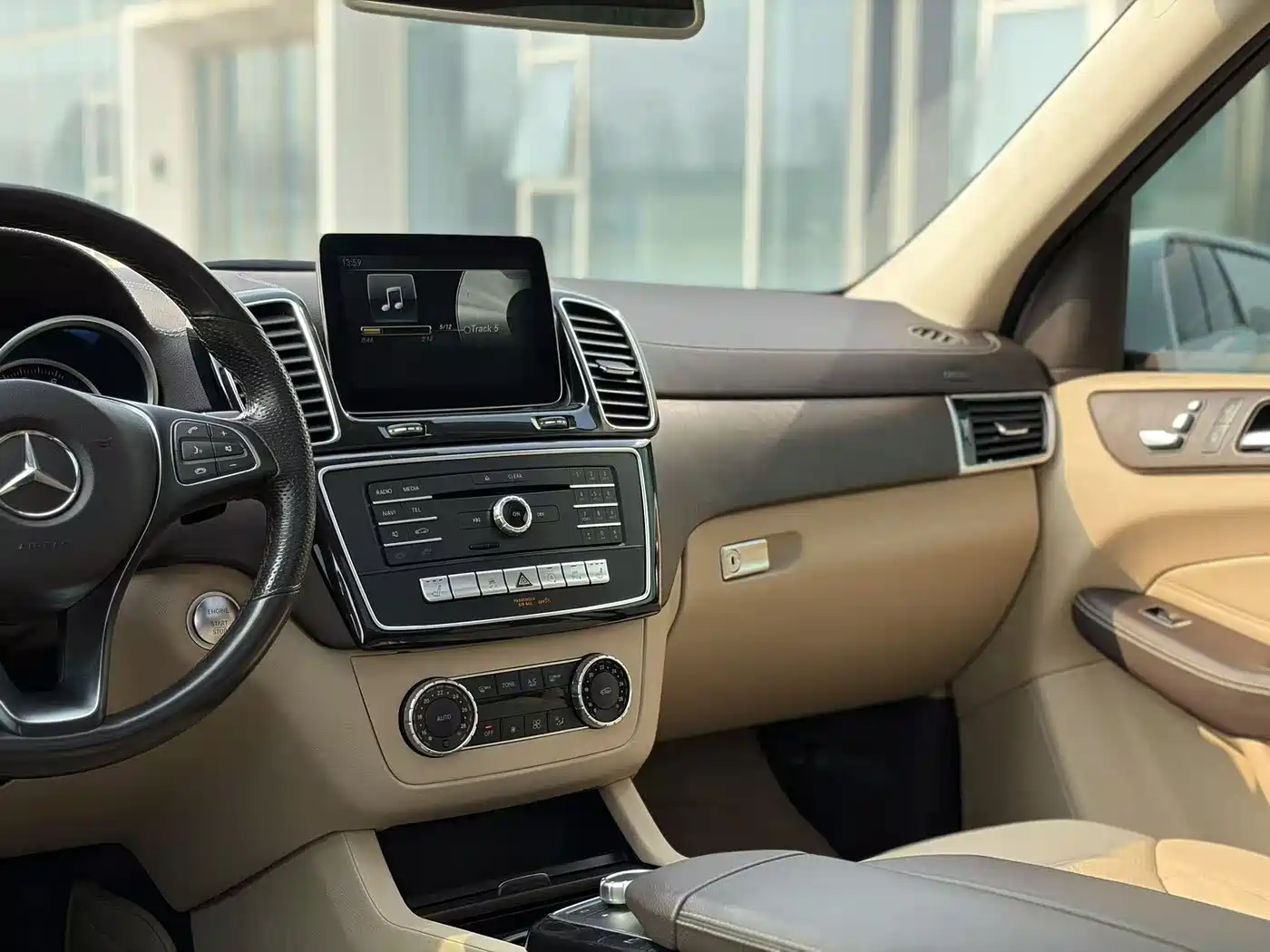 Mercedes-Benz GLE 2017 GLE 400 4MATIC фото 18
