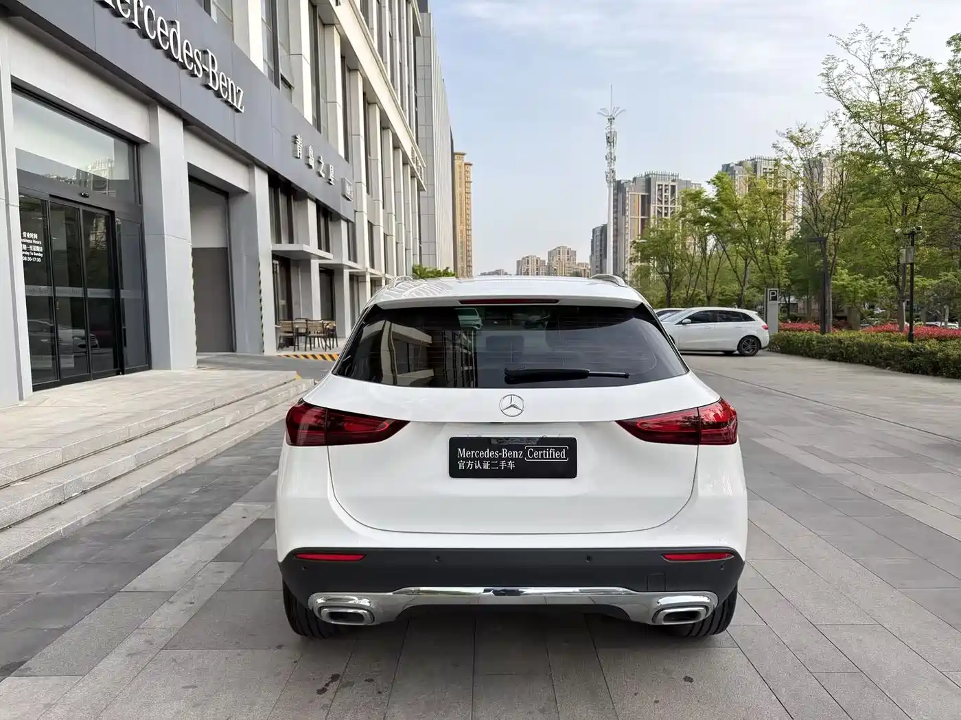 MERCEDES-BENZ GLA