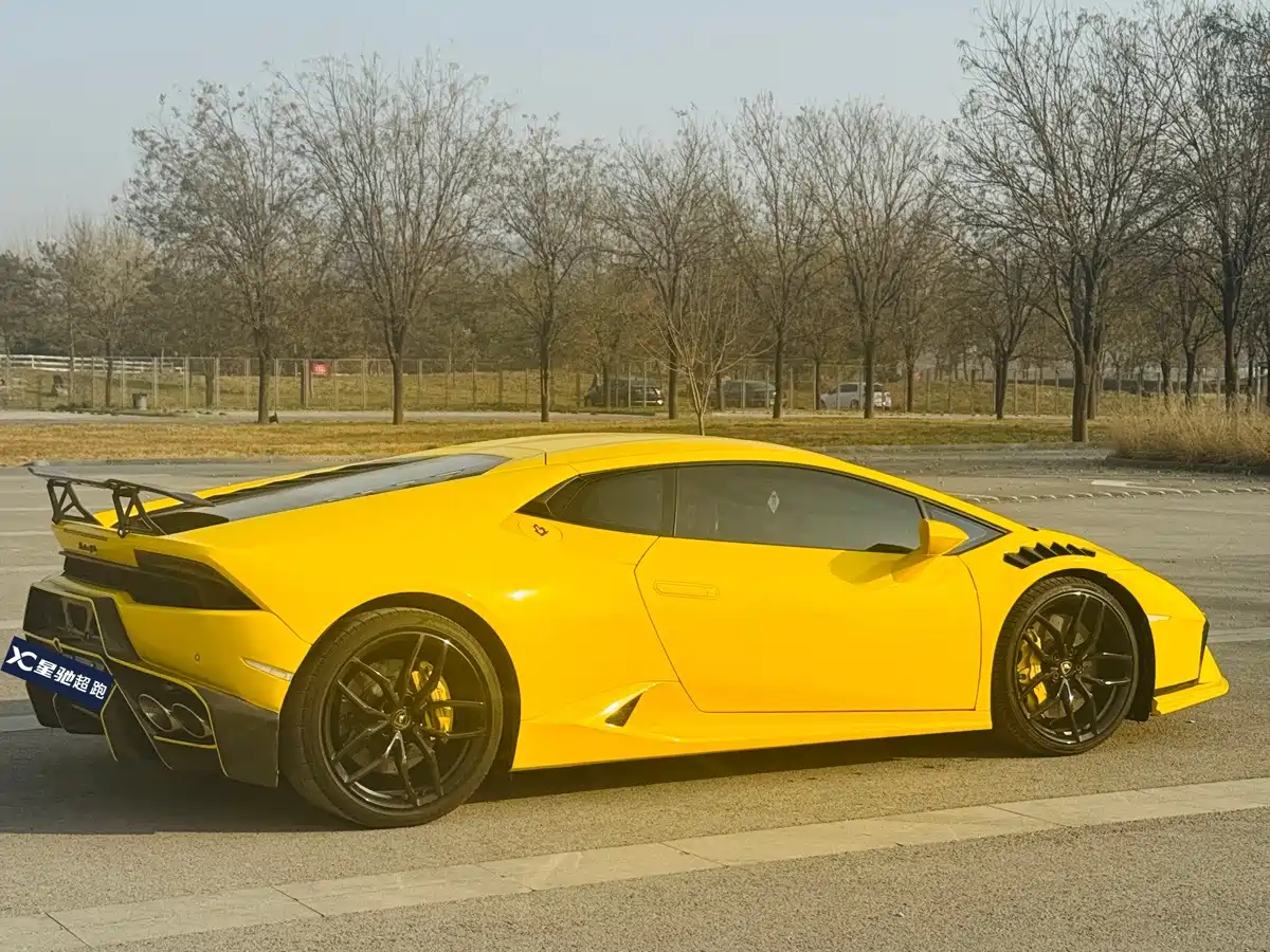 Фото 6 - Lamborghini Huracán