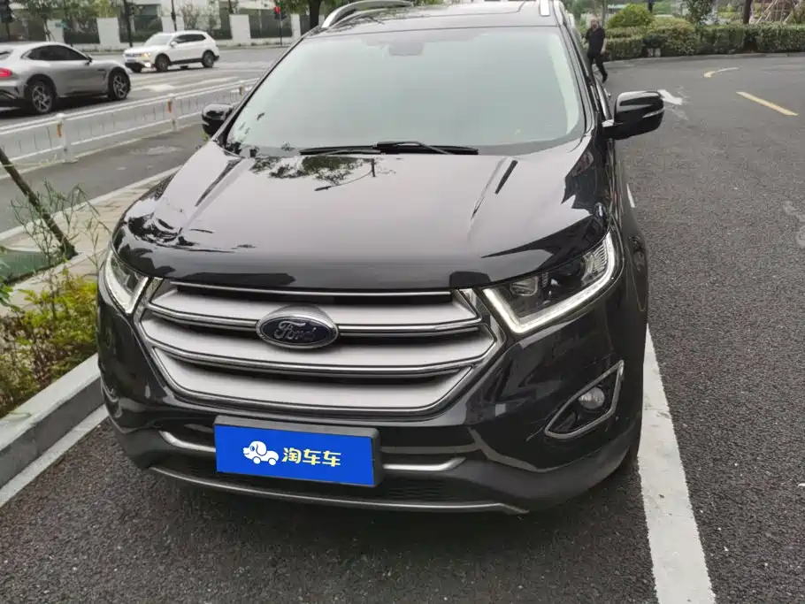 Фото 2 - Ford Edge