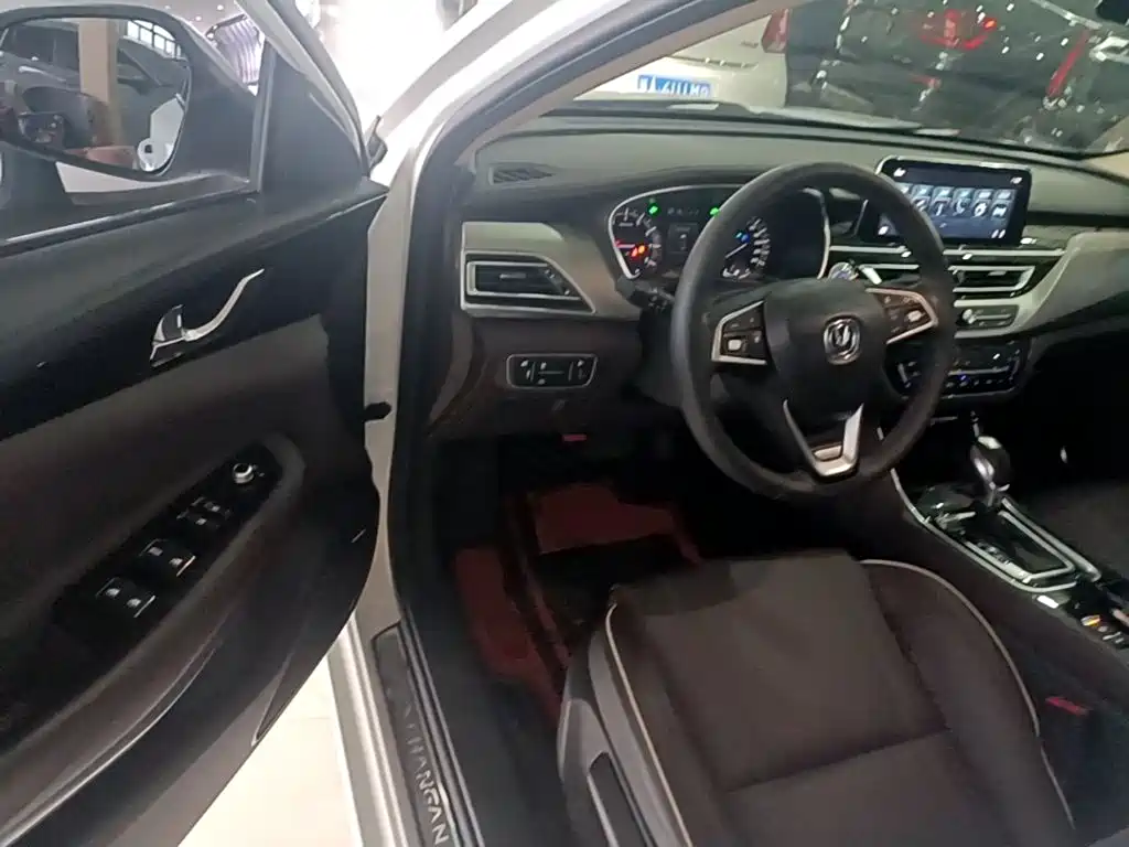 Changan Raeton CC 2018 2018 1.5T Automatic Luxury Class China V