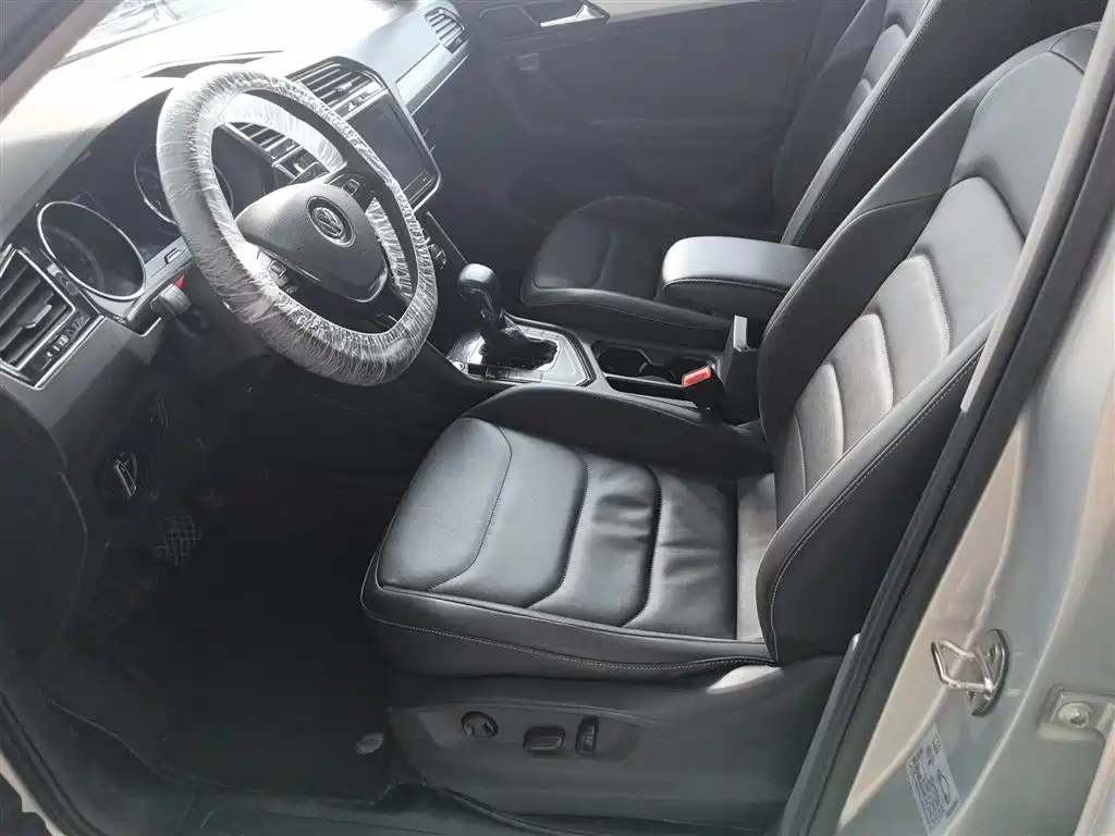 Volkswagen Tiguan L 2019 Facelift 330TSI Auto 2WD Panorama Comfort China VI фото 16