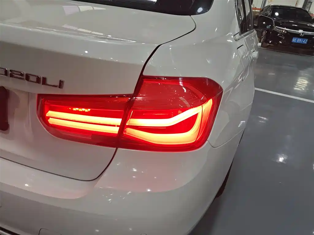 BMW 3 Series 2017 320Li Fashion фото 24