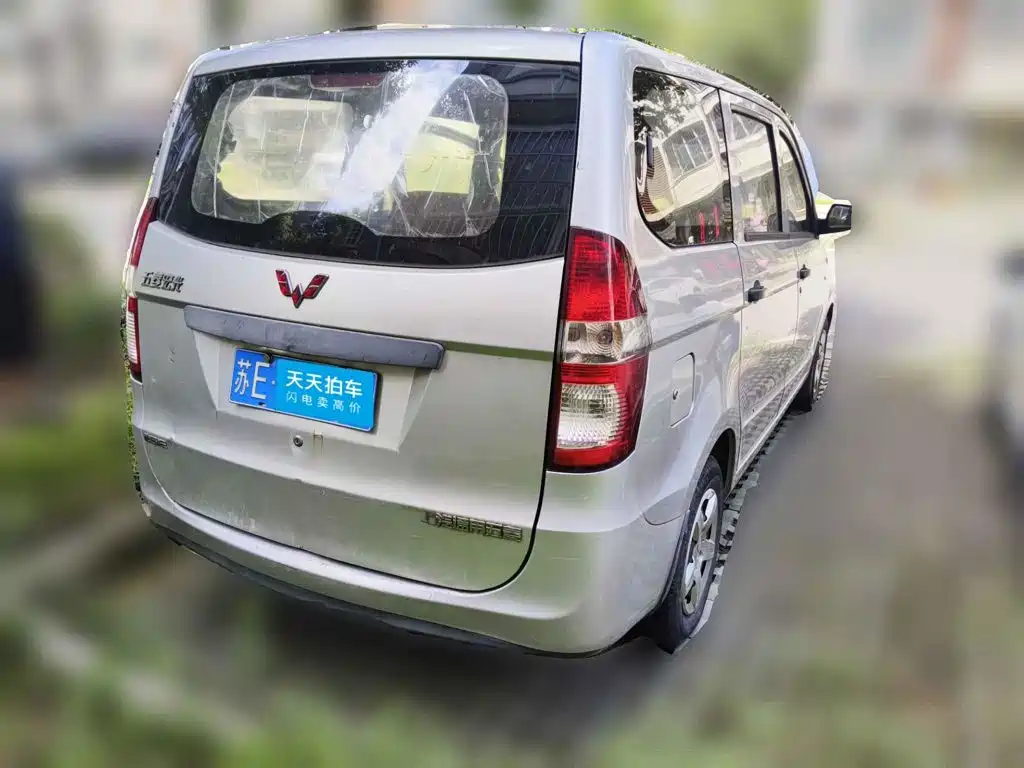 Wuling Motors Wuling Hongguang 2013 2013 1.5L Basic