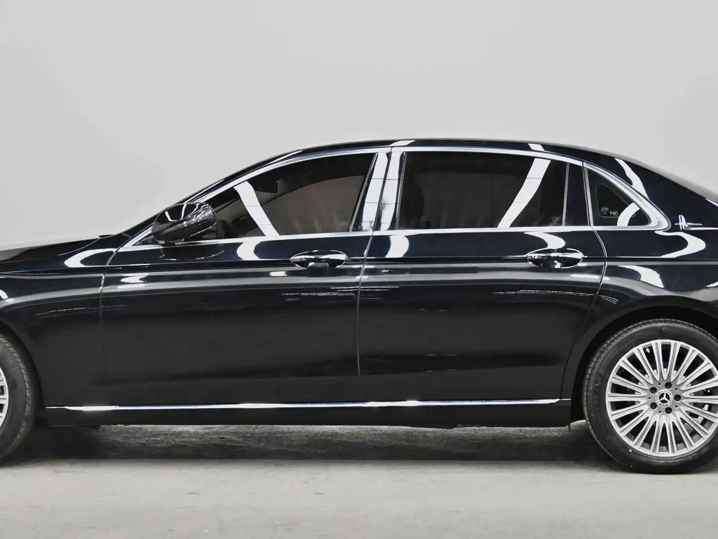 Mercedes-Benz E-Class 2022 E 300 L Luxury фото 27