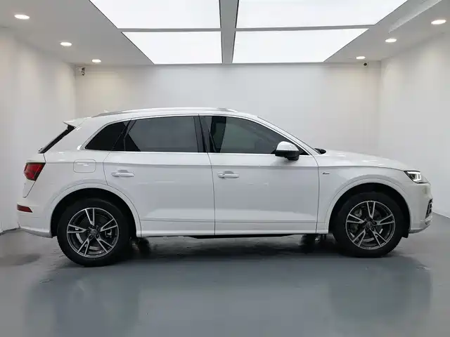 Audi Q5L 2020 40 TFSI Prestige Fashion фото 8
