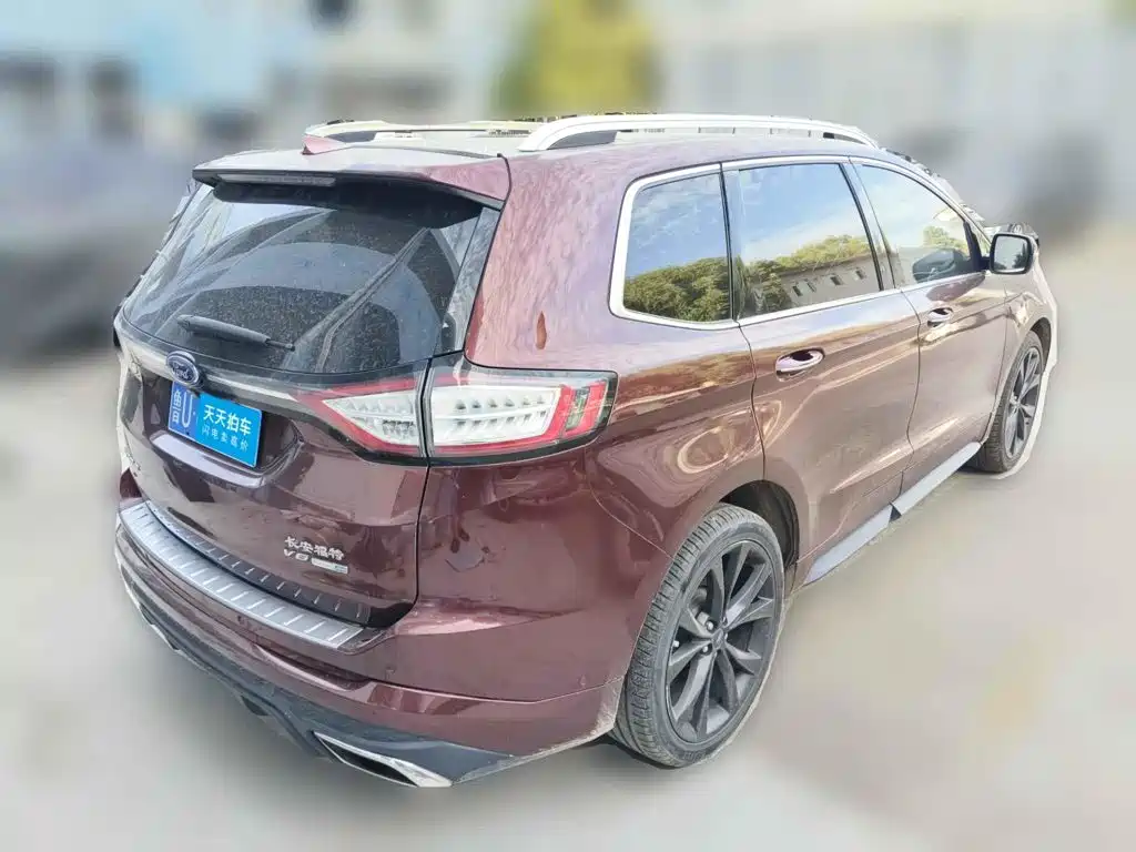 Photo 5 - Ford Edge