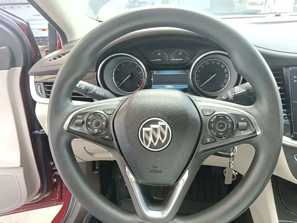 Photo 11 - Buick Verano