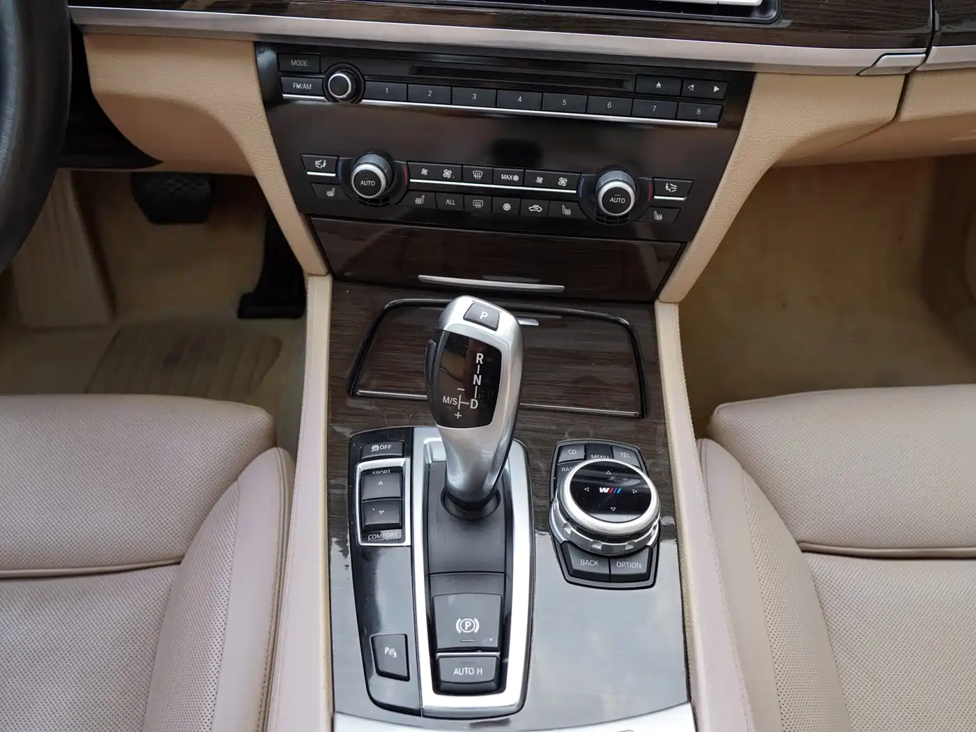 BMW 7 Series 2009 730Li Luxury фото 10