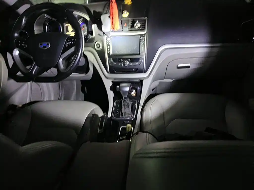صورة 12 - Geely Emgrand