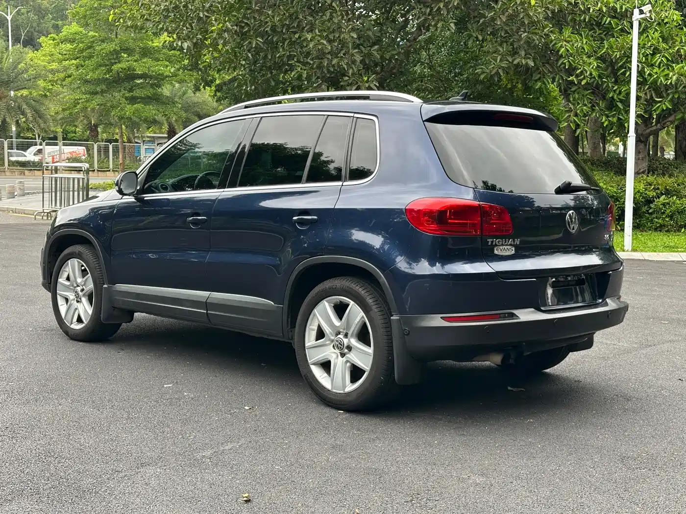 Volkswagen Tiguan 2012 2.0TDI Luxury фото 8