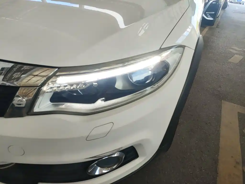 Qoros 3 2016 2016 Urban SUV 1.6T Automatic Zhizhen