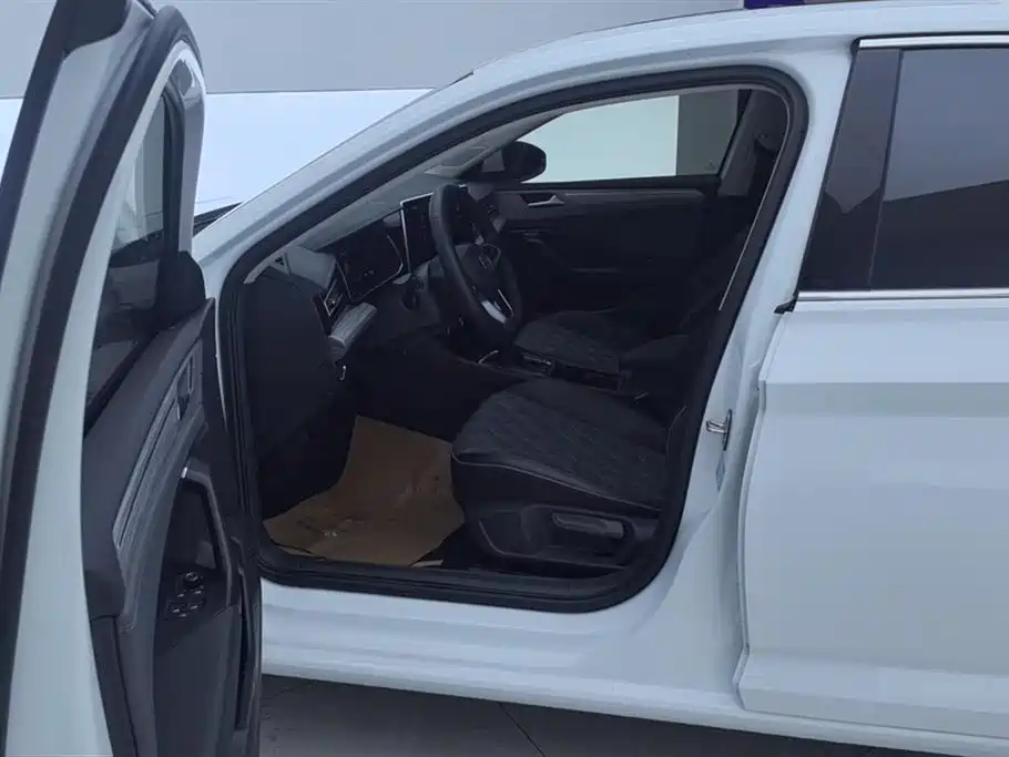 Volkswagen Sagitar 2023 300TSI DSG Surpassing Edition фото 9