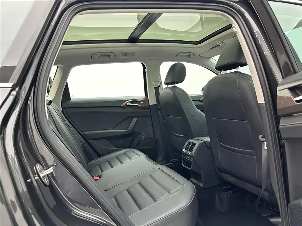 Volkswagen Tharu 2022 330TSI AWD Flagship Edition фото 22