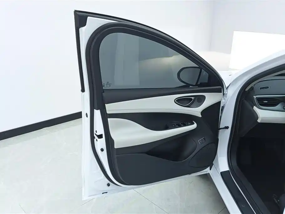 BYD Hai Bao 05 DM-i 2025 DM-i Smart Drive Edition 55KM Luxury фото 7