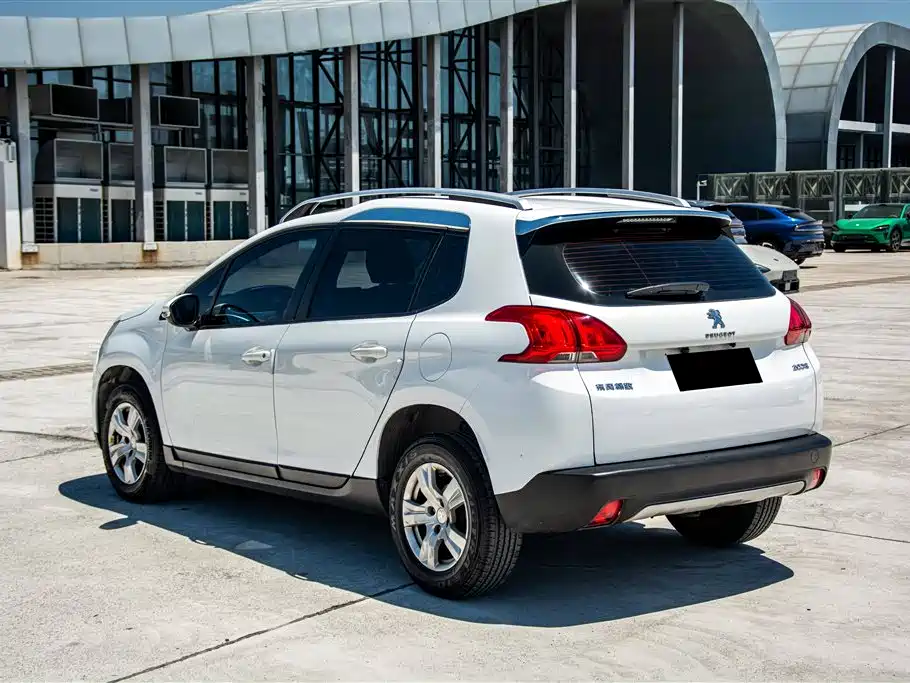 Peugeot 2008 2014 1.6L Automatic Trend Edition фото 6