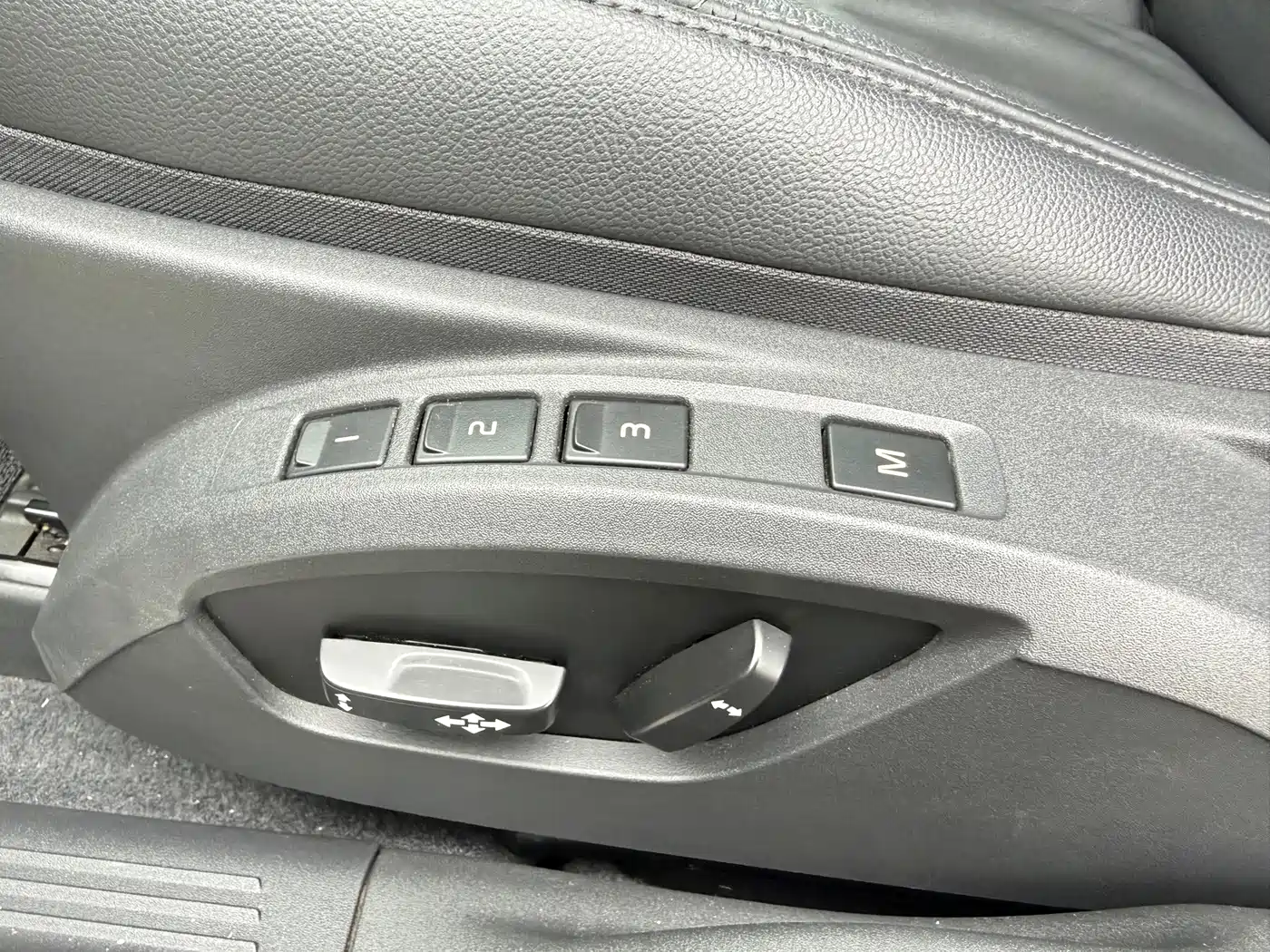 Volvo C30 2013 2012 2.0L Aktiv Dynamic Pack