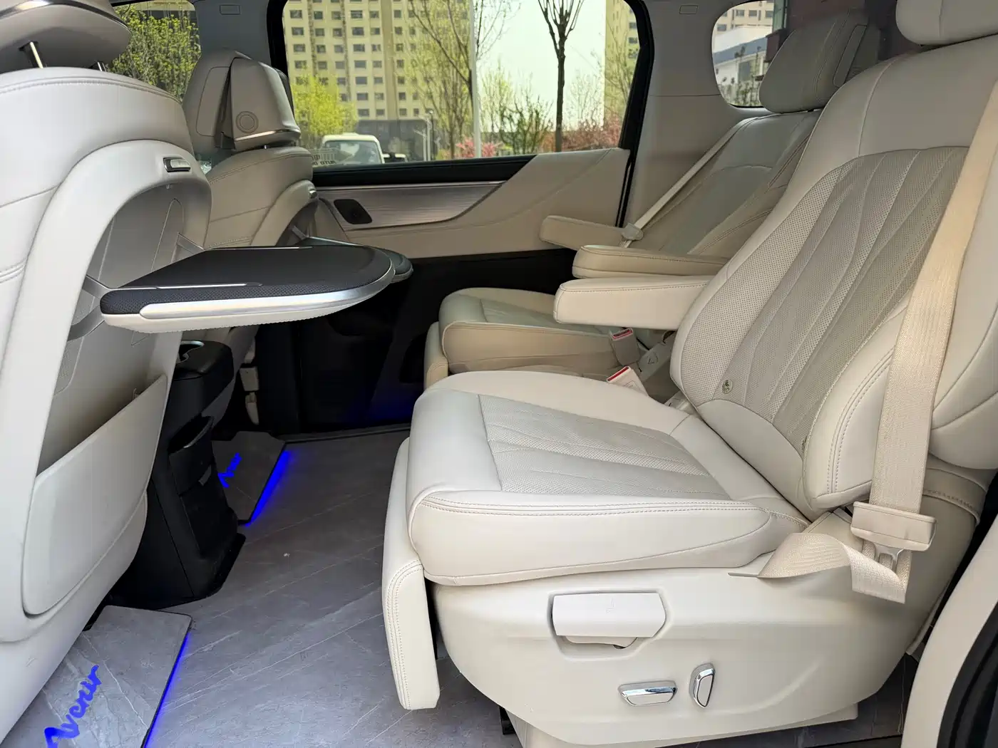 BUICK GL8 NEW ENERGY