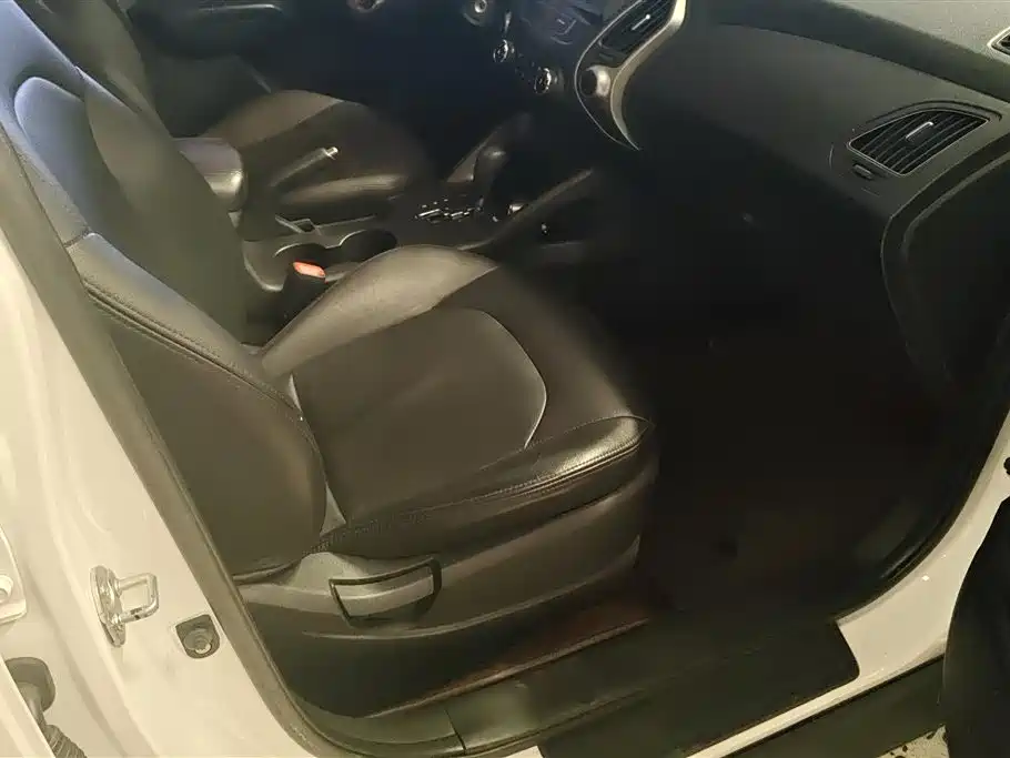 Hyundai Beijing Hyundai ix35 2015 2.0L Automatic 2WD Comfort China V фото 8