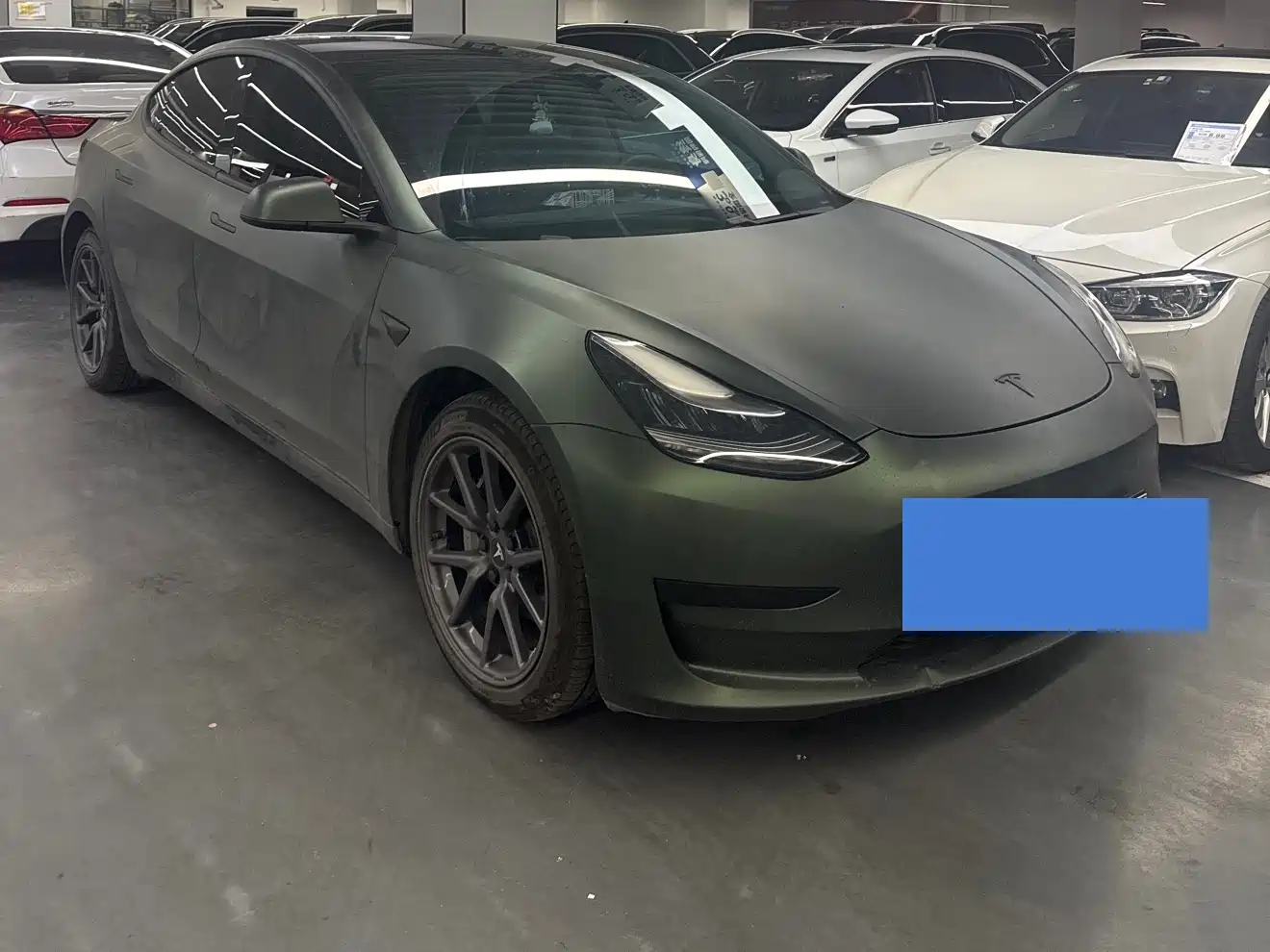 TESLA MODEL 3
