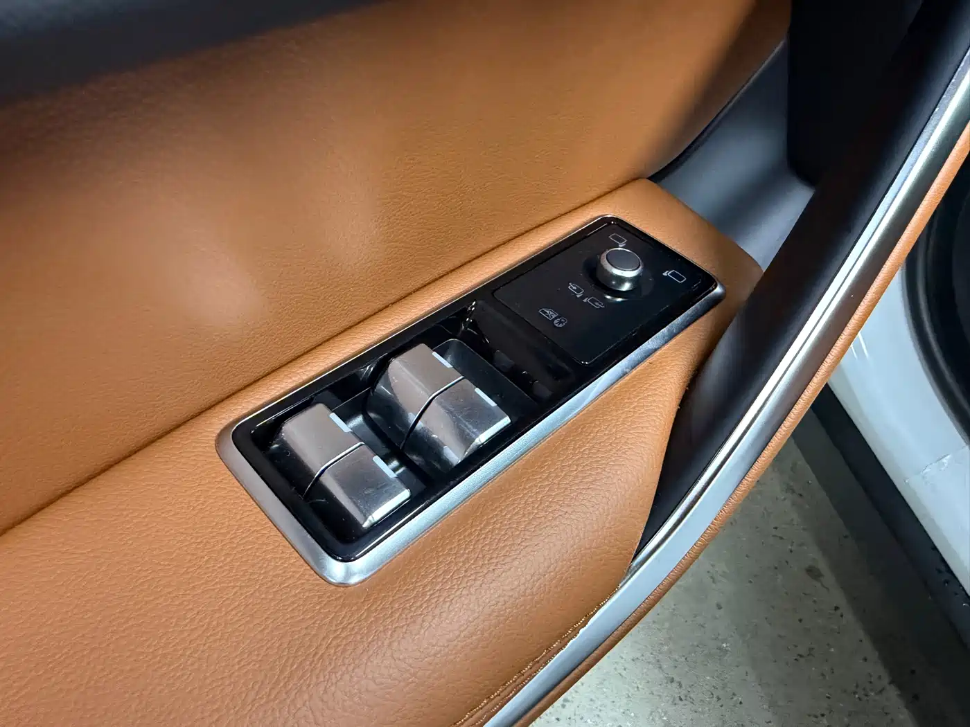Photo 19 - Jaguar F-PACE