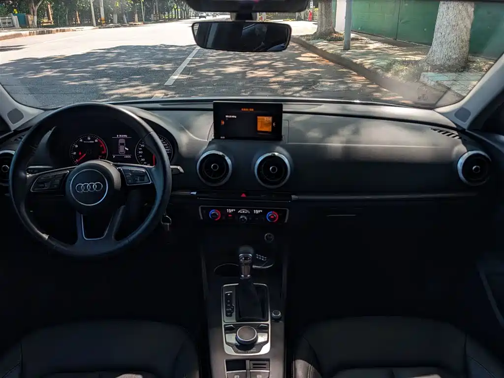 Audi A3 2019 Sportback 35 TFSI Style China VI фото 2