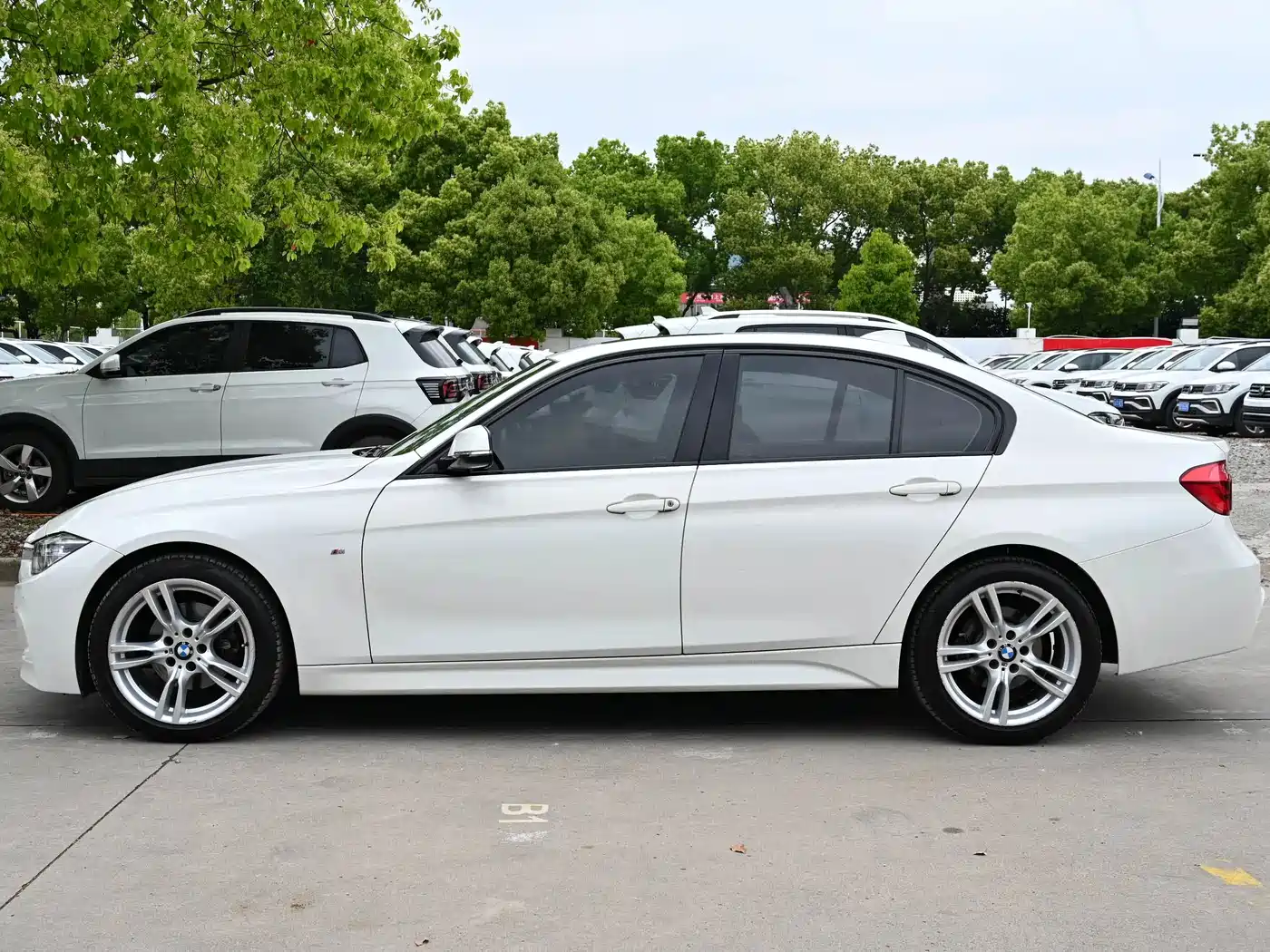 BMW 3 Series 2017 320i M Sport фото 3
