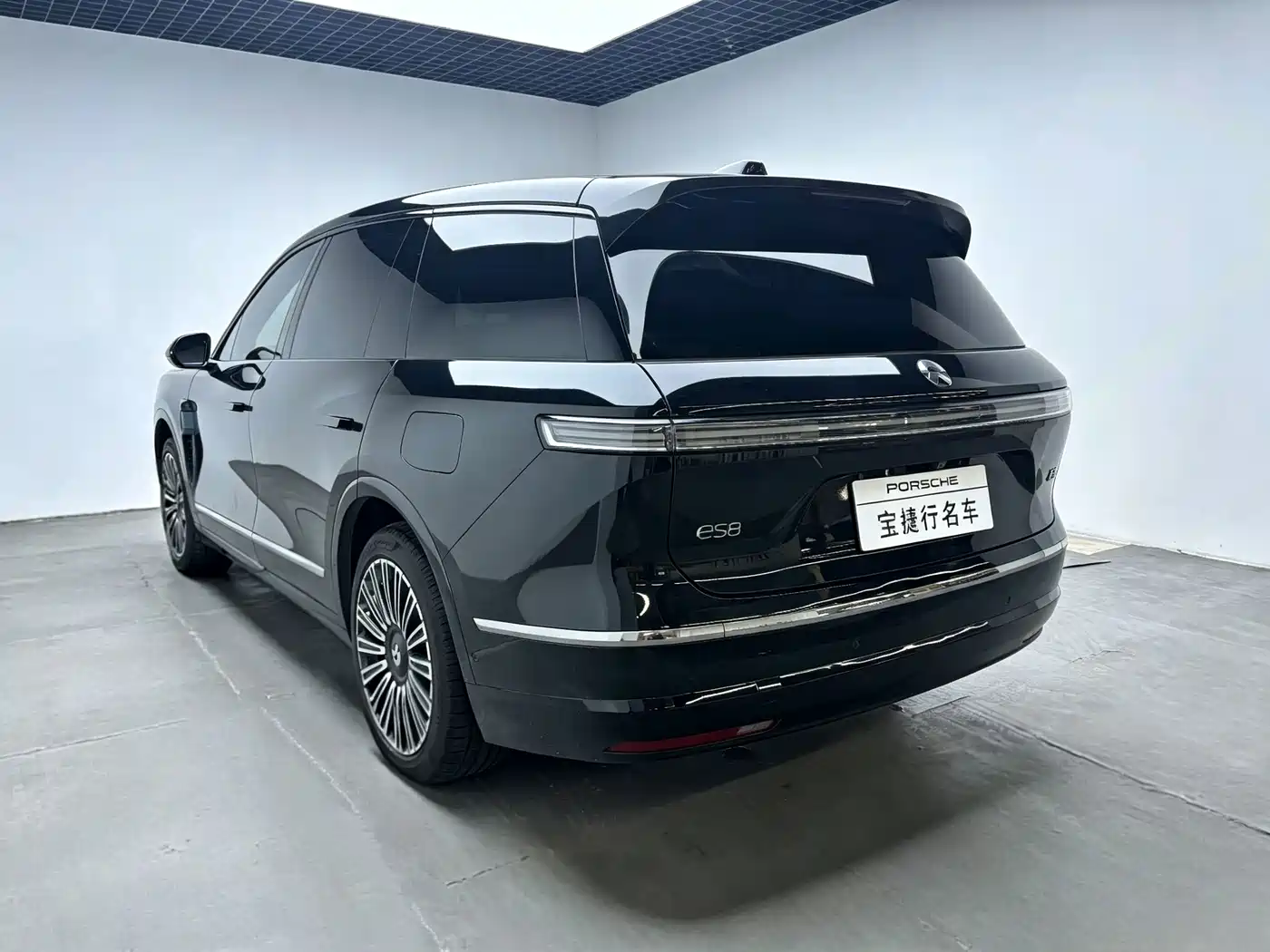 NIO ES8 2026 2025 Model 6-Seat Executive Luxury Edition