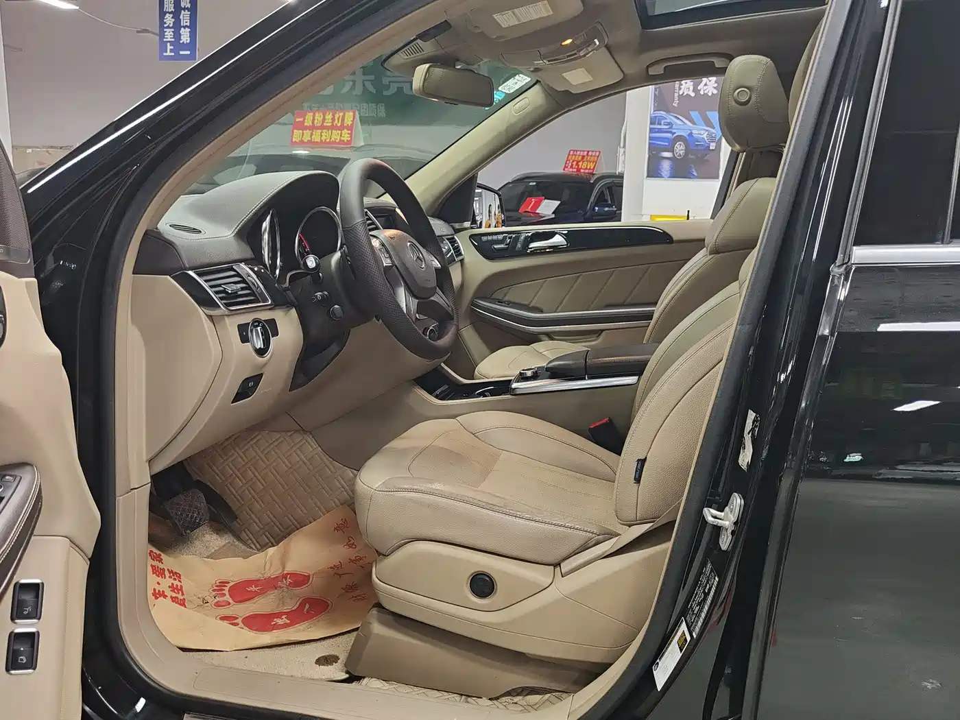 Mercedes-Benz GL-Class фото 9
