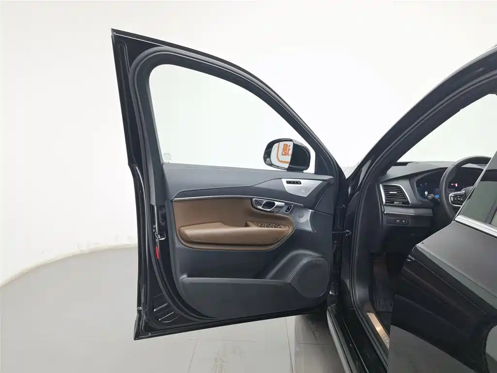 VOLVO XC90 PLUG IN HYBRID