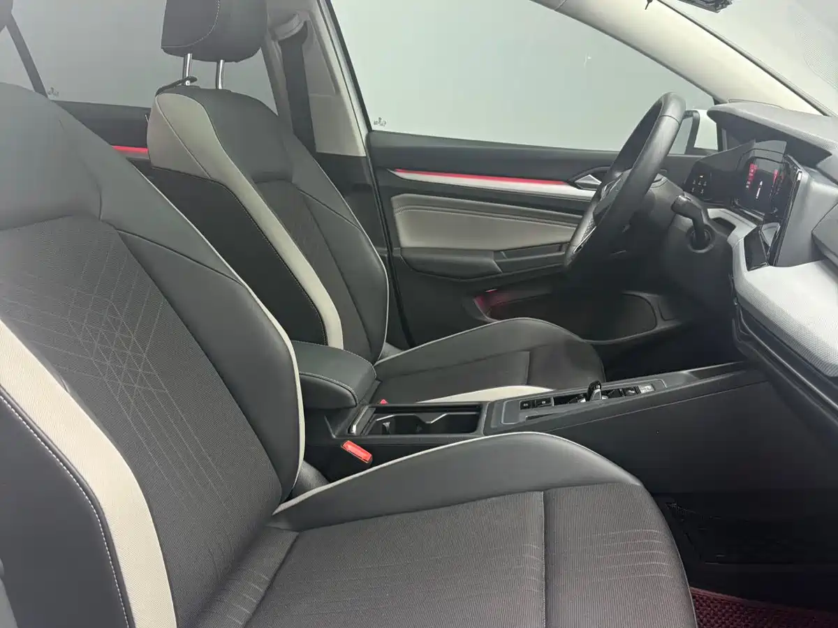 Volkswagen Golf 2021 200TSI DSG Pro фото 15