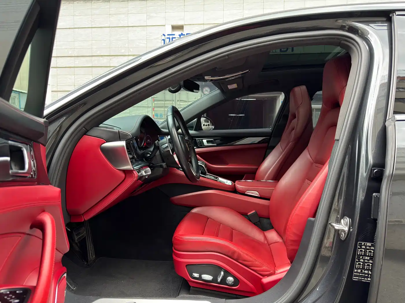 Porsche Panamera 2017 Panamera Executive Long Wheelbase 3.0T фото 5