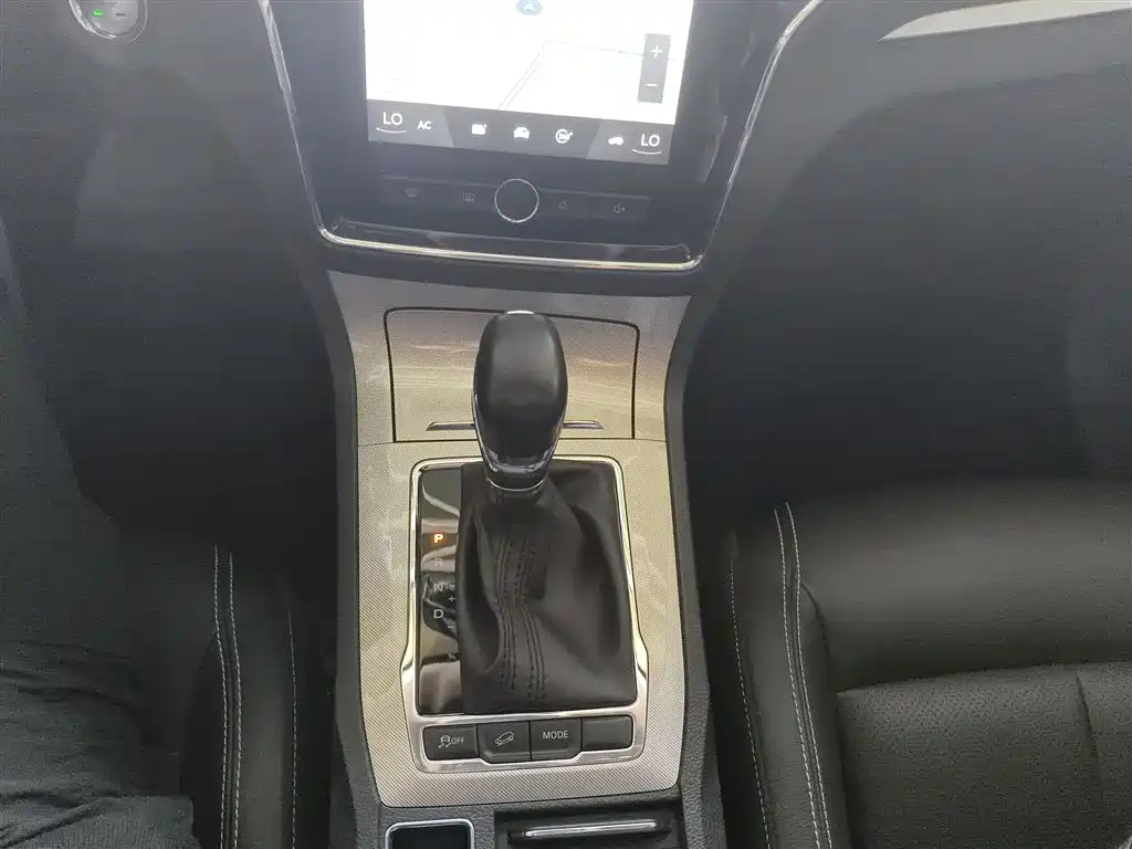 ROEWE RX5 NEW ENERGY
