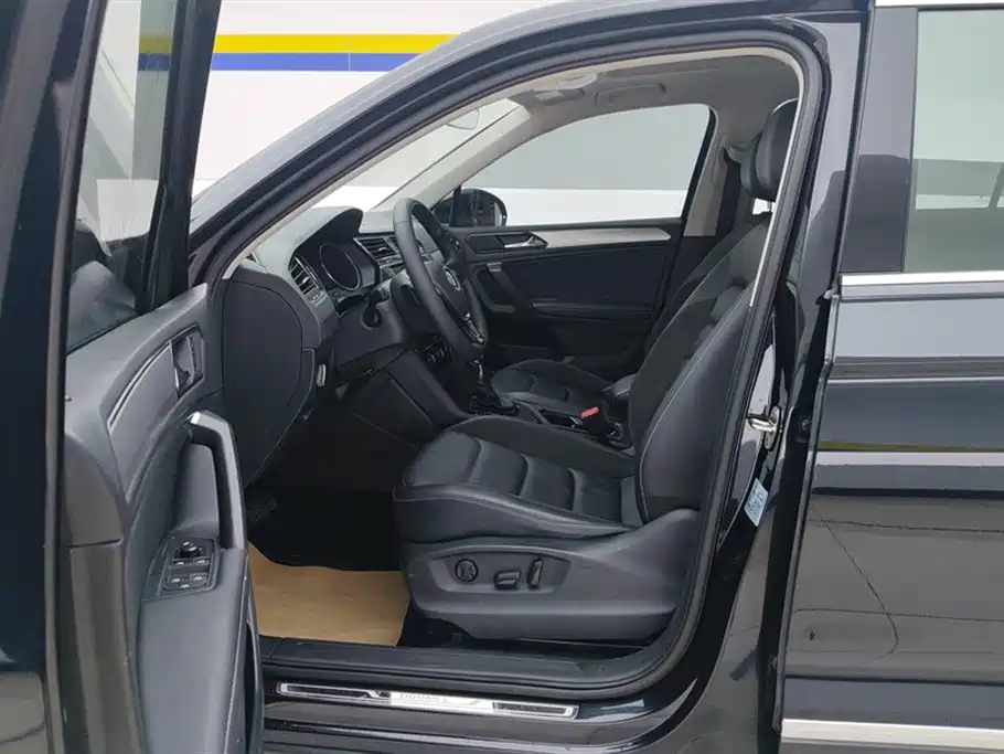 Volkswagen Tiguan L 2019 330TSI Auto 2WD Smart Luxury Edition China V фото 9
