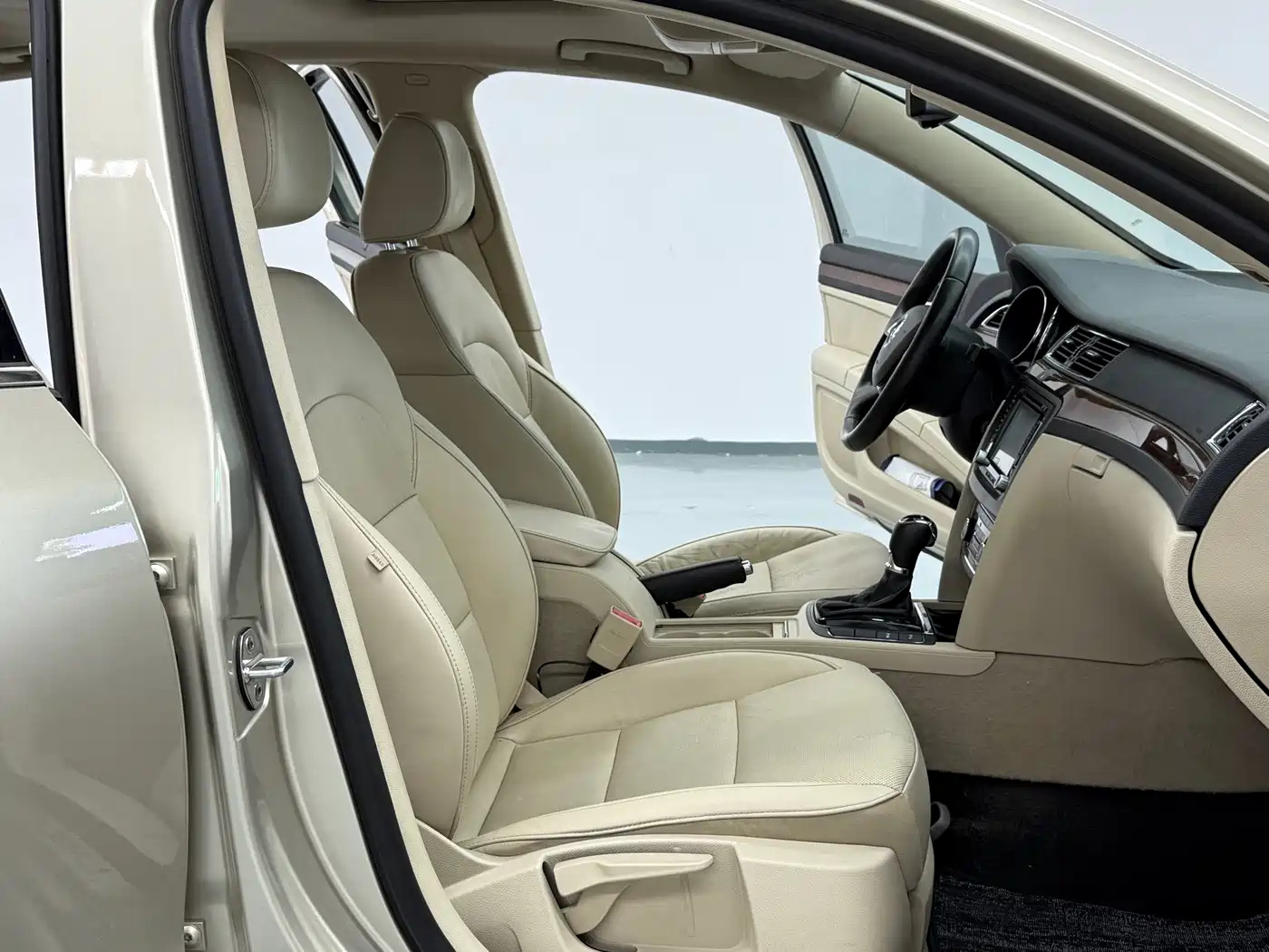 Škoda Superb 2013 1.8TSI Automatic Elegance Edition фото 7