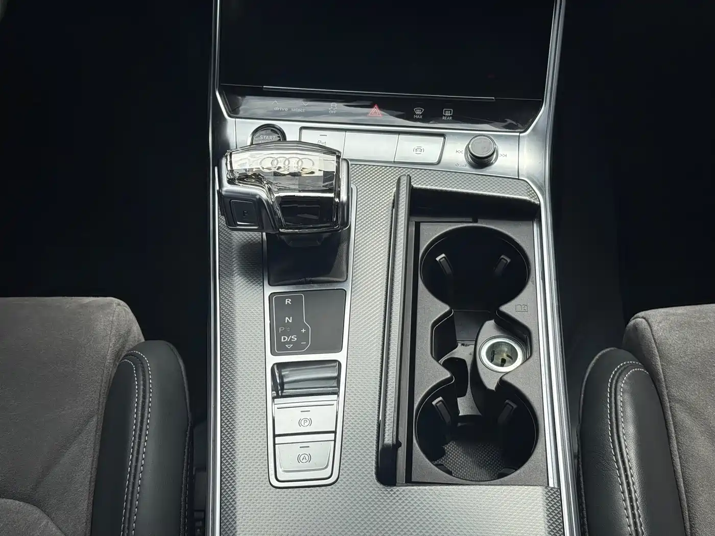 Audi A6L 2024 45 TFSI Premium Dynamic фото 12