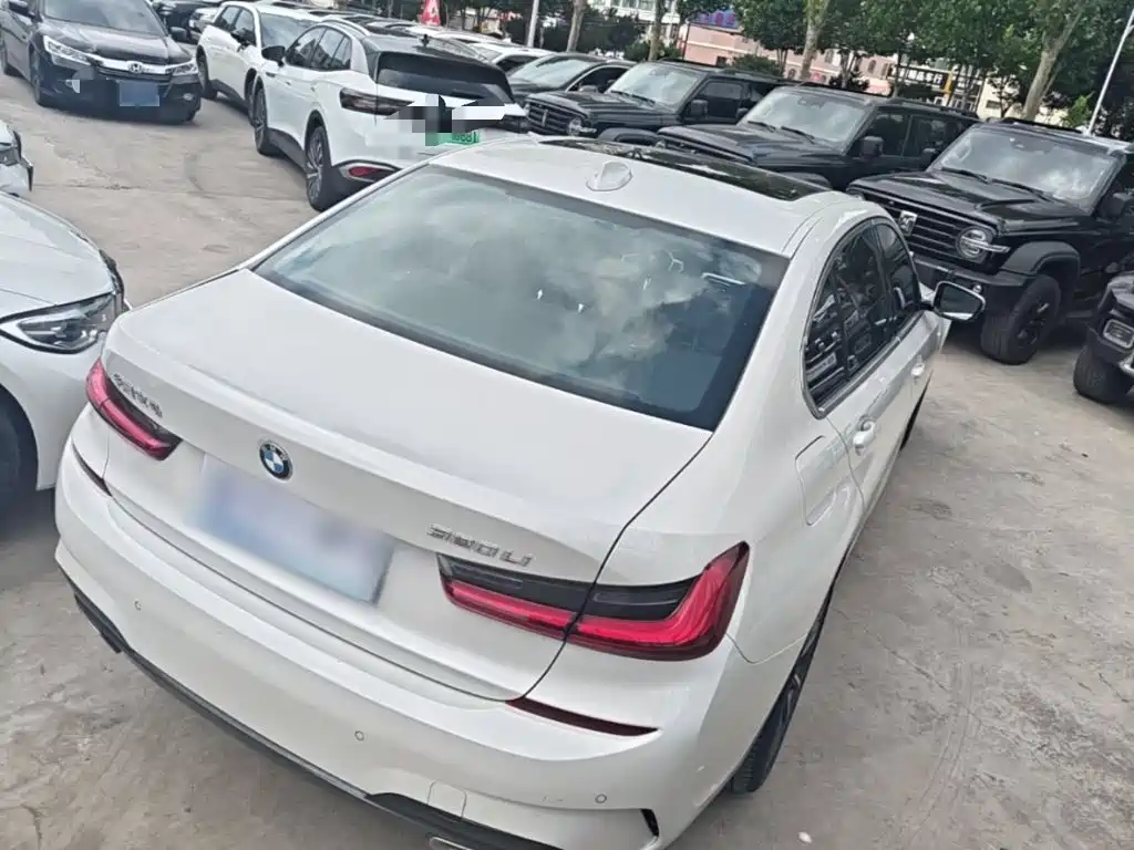 BMW 3-SERIES