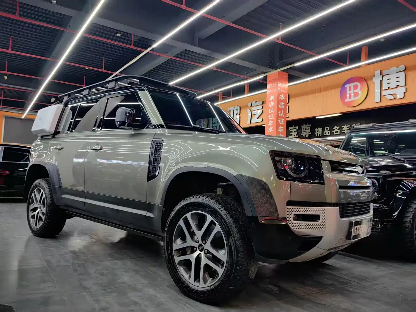 Land Rover Defender 2021 110 P400 Dark Special Edition фото 3