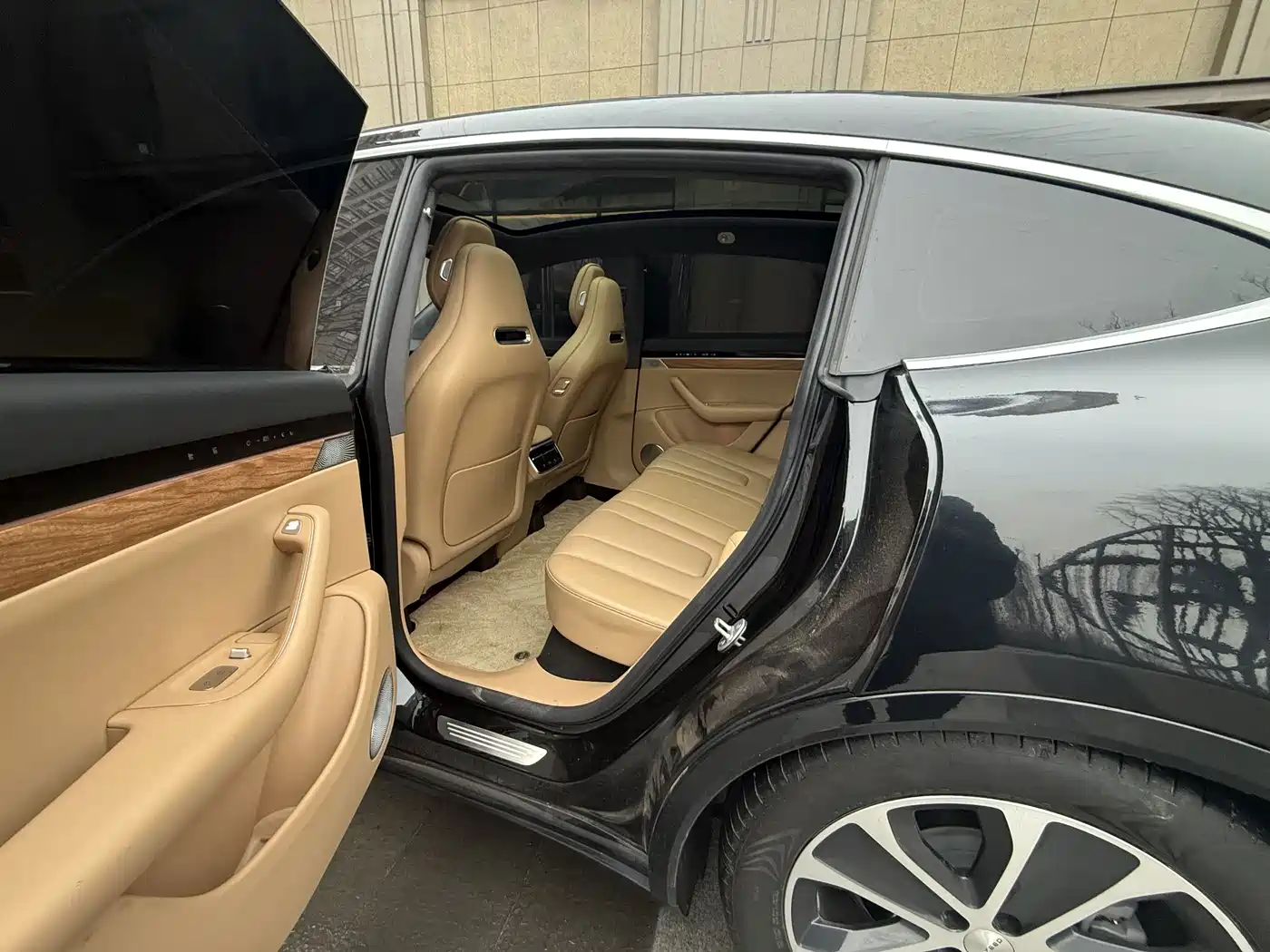 Фото 6 - Zhijie Luxeed R7