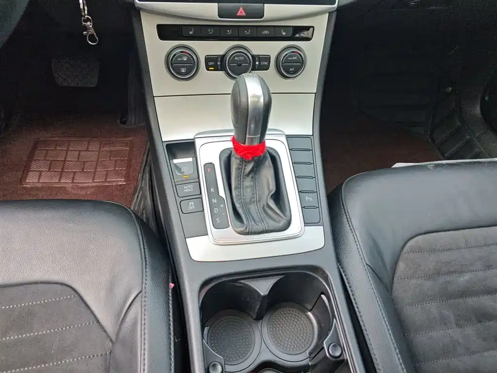 Volkswagen Magotan 2015 1.8TSI Luxury фото 14