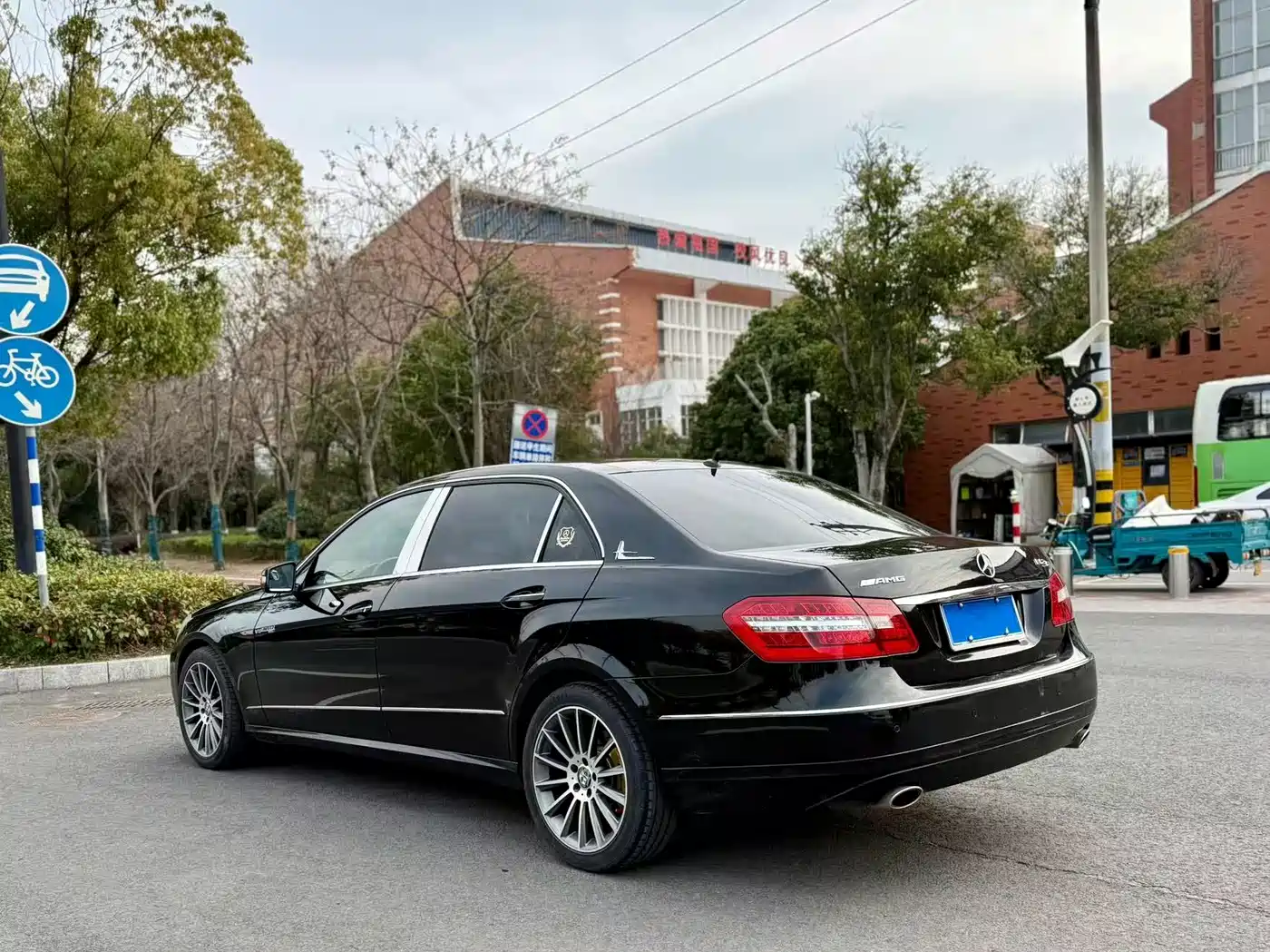 Mercedes-Benz E-Class 2013 E 300 L Fashion Luxury фото 5