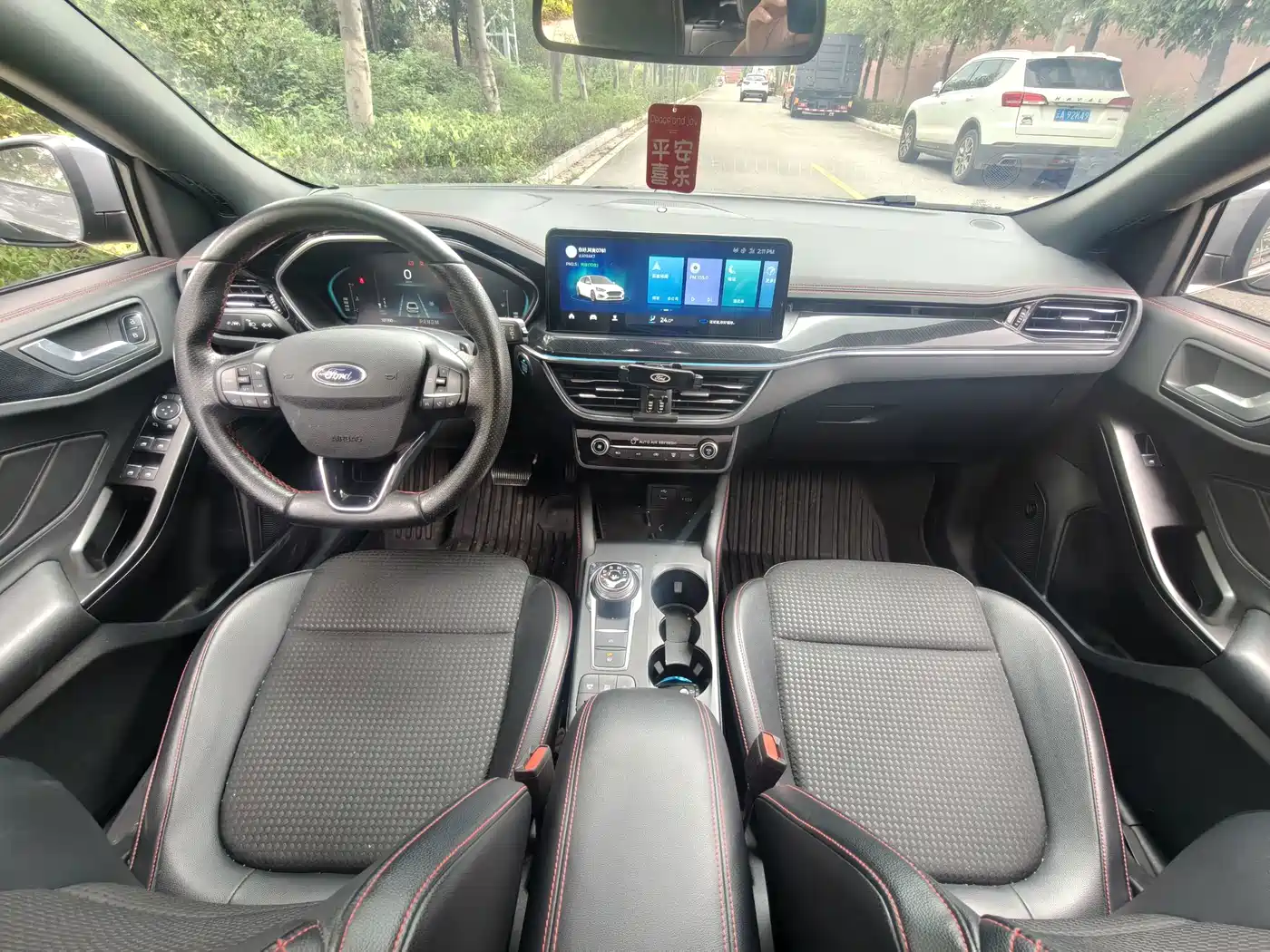 Photo 11 - Ford Focus